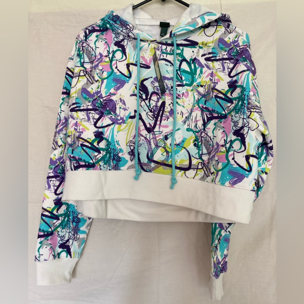 Wild fable cropped hoodie size small